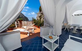 Sunbliss Capri